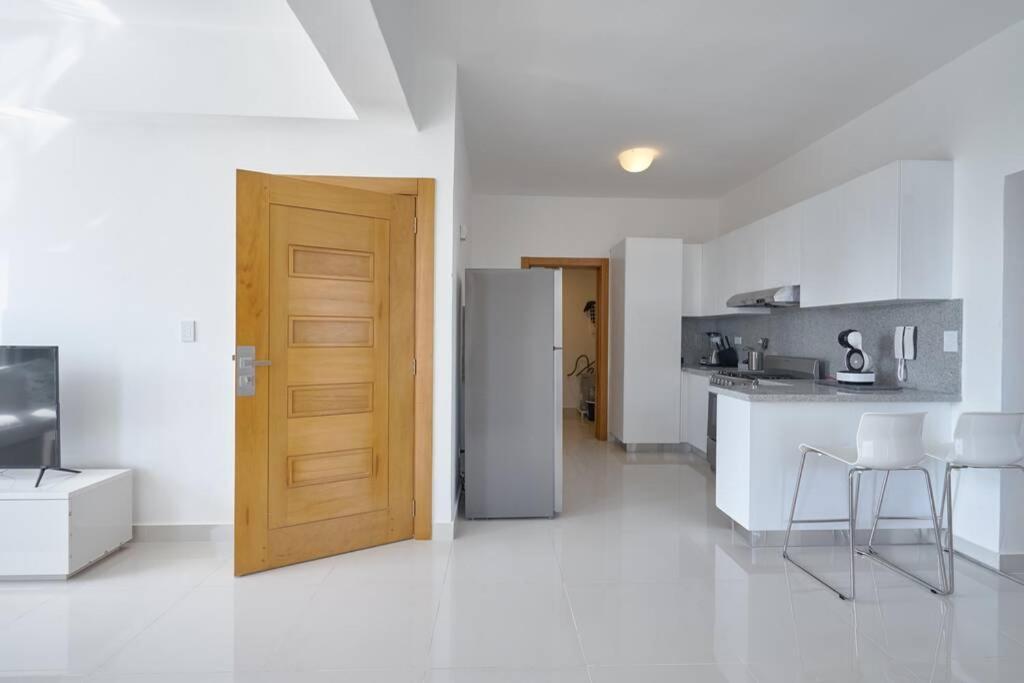 סנטו דומינגו Escape Apartments, Balcony, Pool & Gym In La Julia מראה חיצוני תמונה