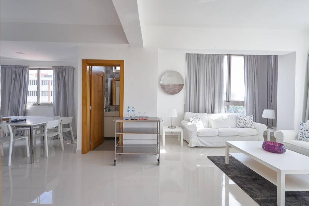 סנטו דומינגו Escape Apartments, Balcony, Pool & Gym In La Julia מראה חיצוני תמונה