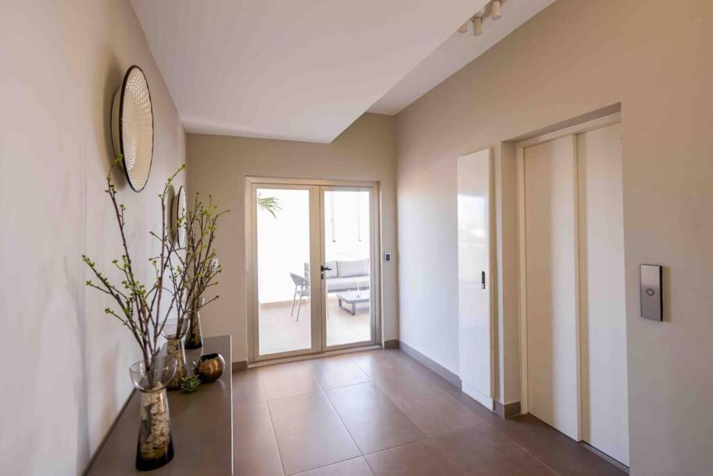 סנטו דומינגו Escape Apartments, Balcony, Pool & Gym In La Julia מראה חיצוני תמונה